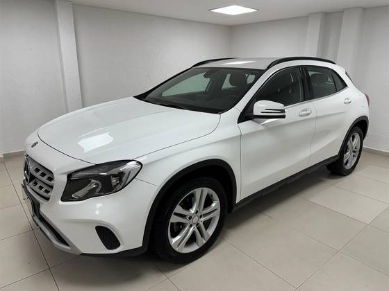 MERCEDES-BENZ GLA 200 1.6 CGI FLEX STYLE 7G-DCT